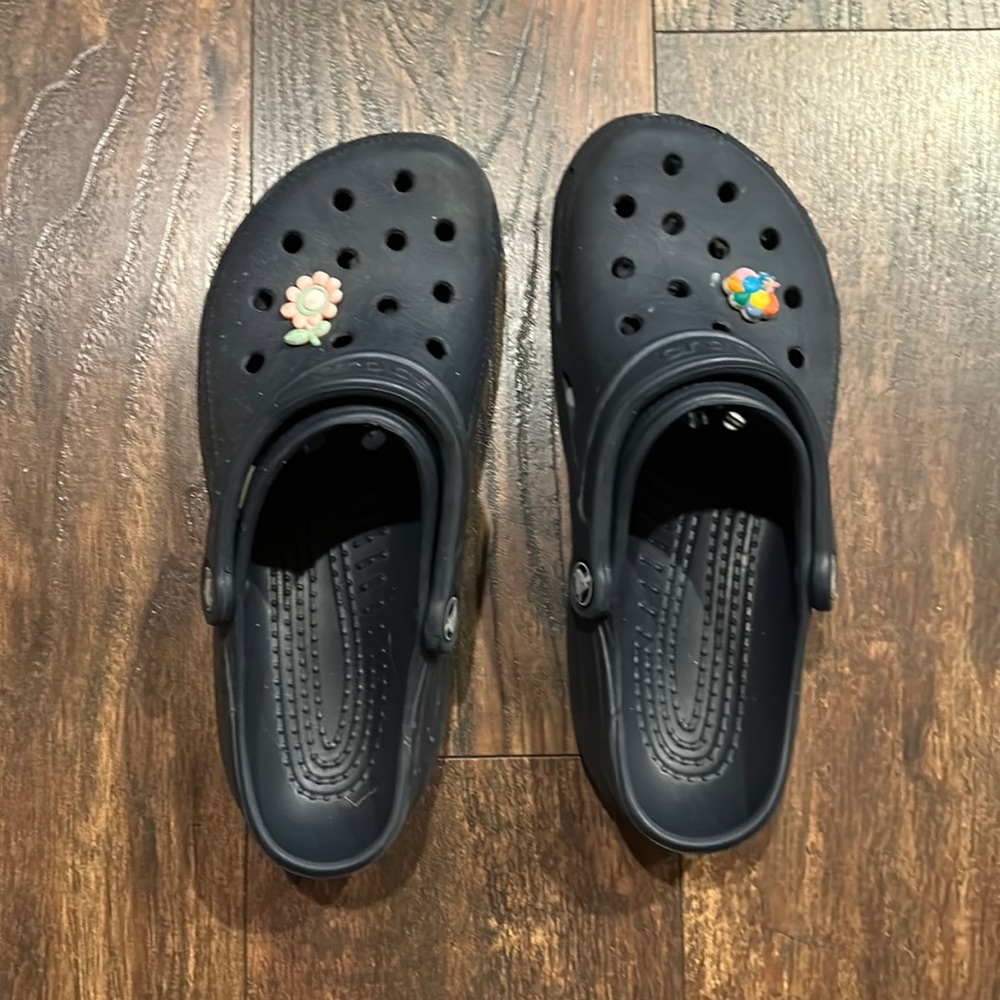 crocs
